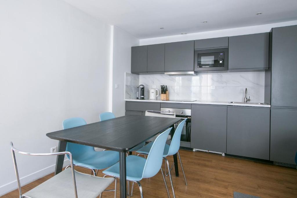 Spacious One Bedroom Apartment near Eiffel Tower - 4
