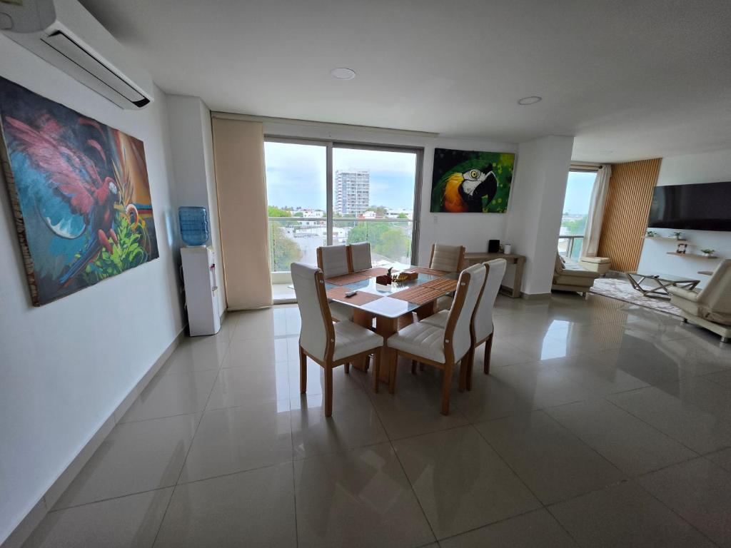 Luxury 3br 2ba Penthouse close to Airport-Beach-Rooftop Pool - 5