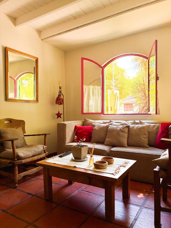 CASA MAIPÚ, acogedora y cerca de la Laguna, con pileta - 2