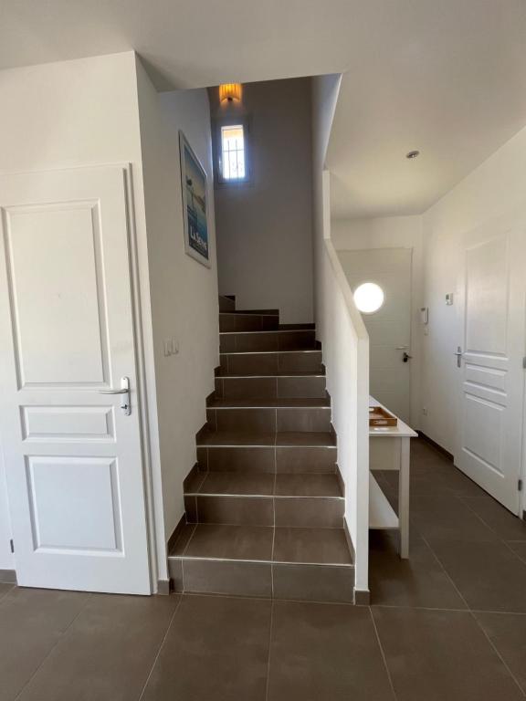 Maison familiale avec piscine & jardin clos - 5