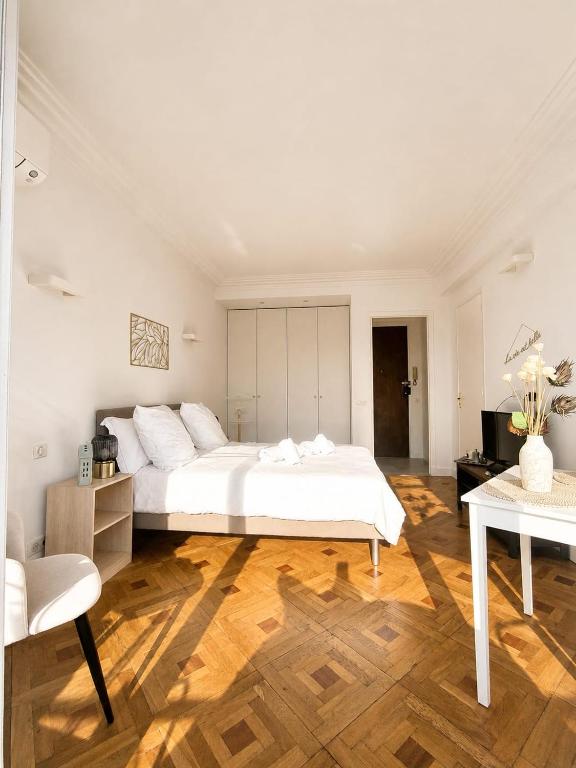 Renovated Apartment with Balcony & Side Sea View 25 bis Promenade des Anglais - 5