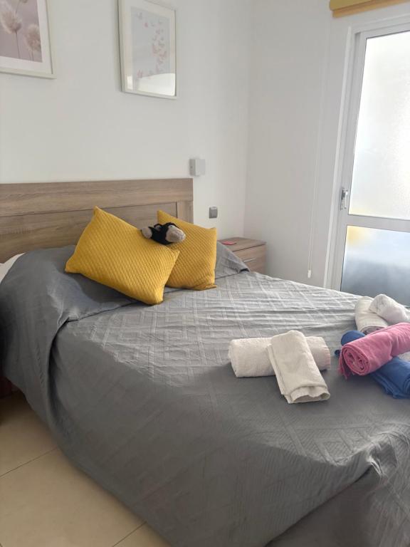 Fabulous sunny second floor apartment - Edificio Europark - overlooking gardens and pools. - 3
