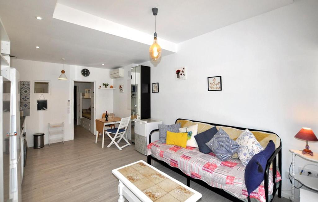 2 Bedroom Lovely Home In Canet-En-Roussillon Pl - 2