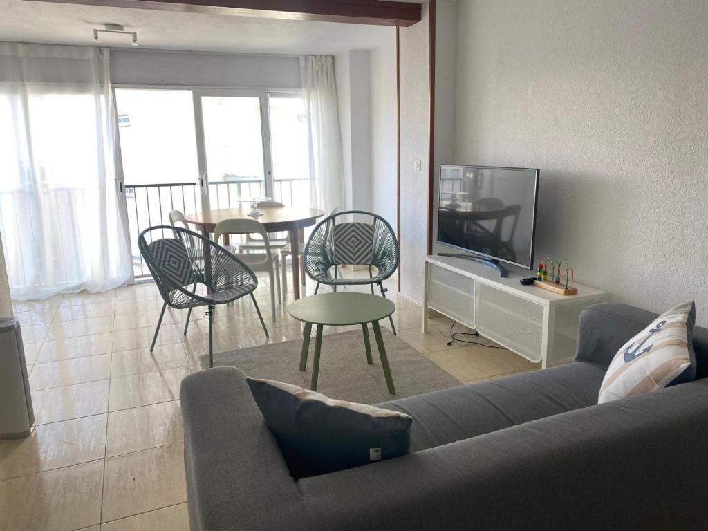 Apartamento con vistas laterales al mar en Platja - 4