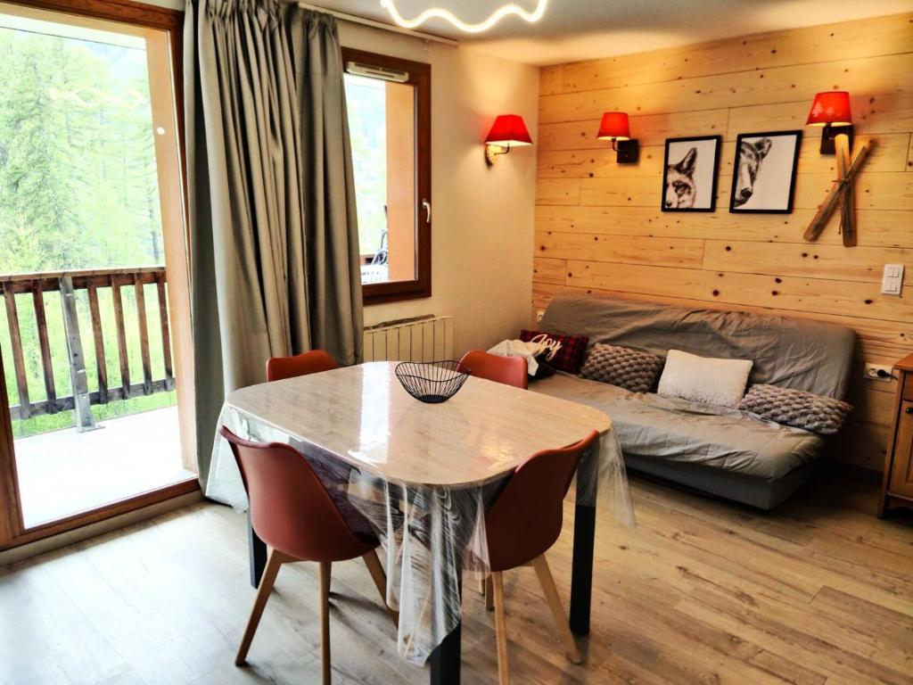 Les Chalets De Bois MÉan - B - Chaleureux appartement avec vue dégagée MAE-5251 - 1