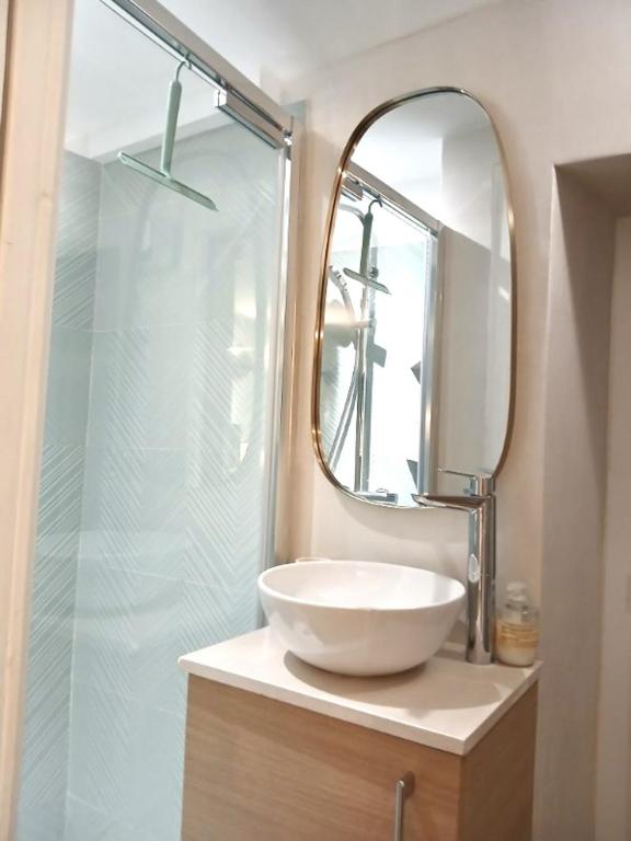 Duplex vue mer 50m de la plage des Sablettes - 5