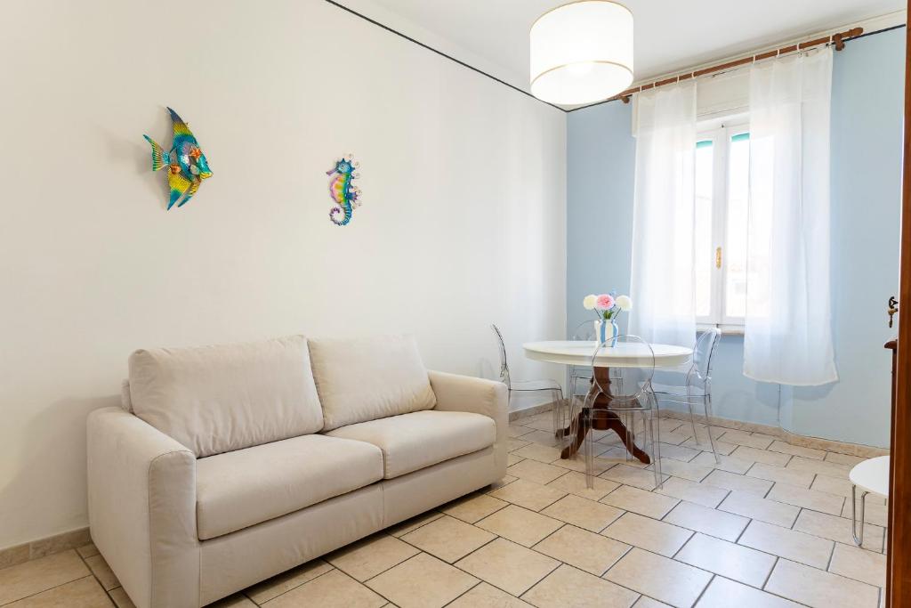 GuestHost - Bright & Comfortable Apartment - 2