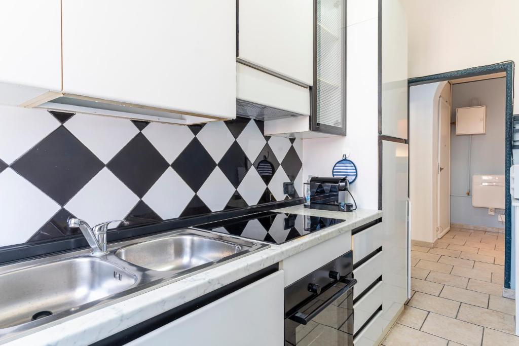 GuestHost - Bright & Comfortable Apartment - 3