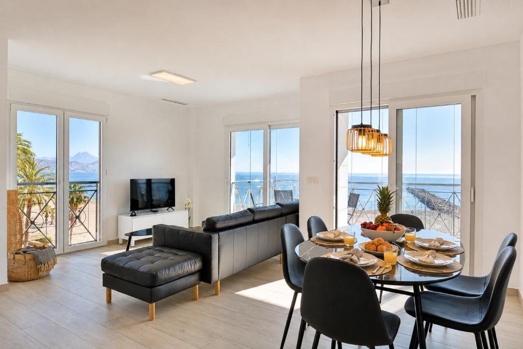 Beachside Apartment - 3