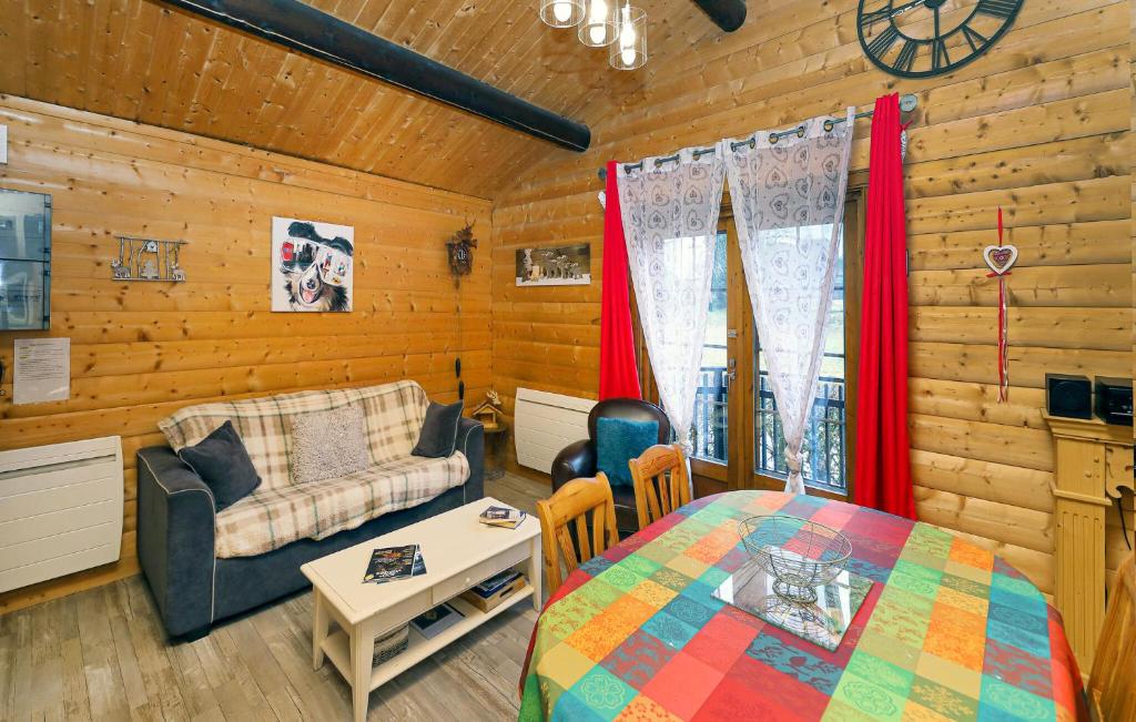 1 Bedroom Gorgeous Apartment In Gerardmer - 2