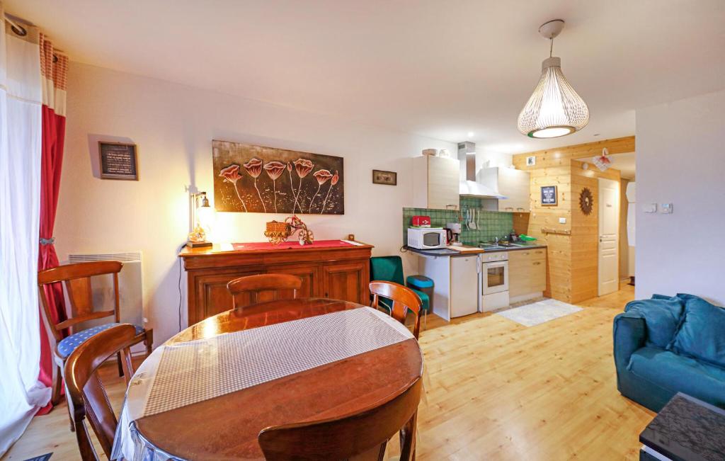 1 Bedroom Awesome Apartment In Gerardmer - 4