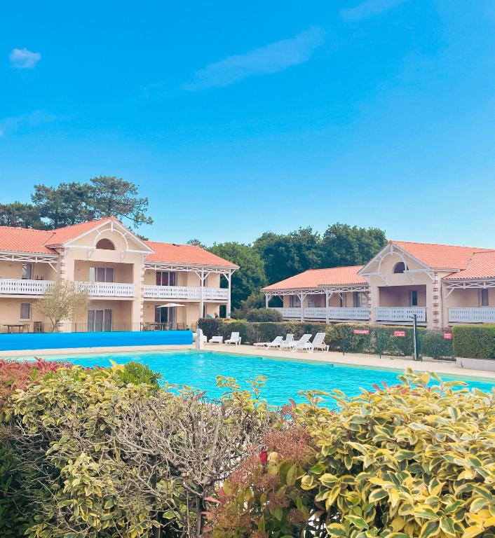 Appartement PMR 2 chambres Résidence 3 étoiles avec piscine et sauna - 2