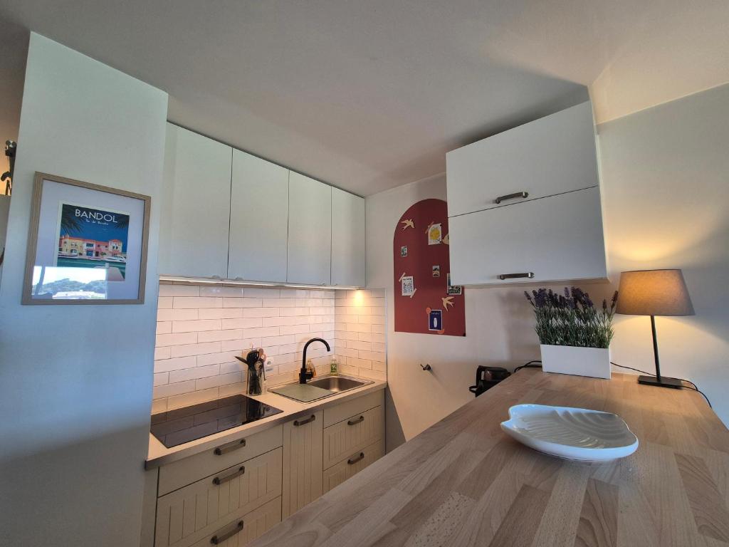 T3 neuf vue mer, à 300m de la plage, piscine et parking privé - 5
