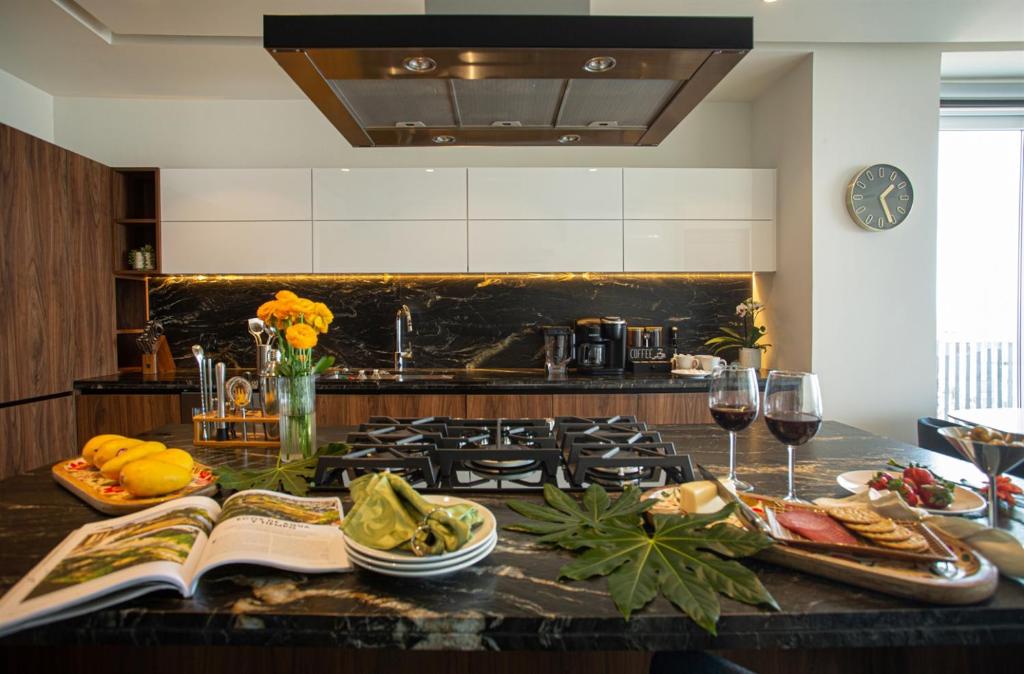 Oceana Luxury Escape 3BR3BA Ocean Views - 4