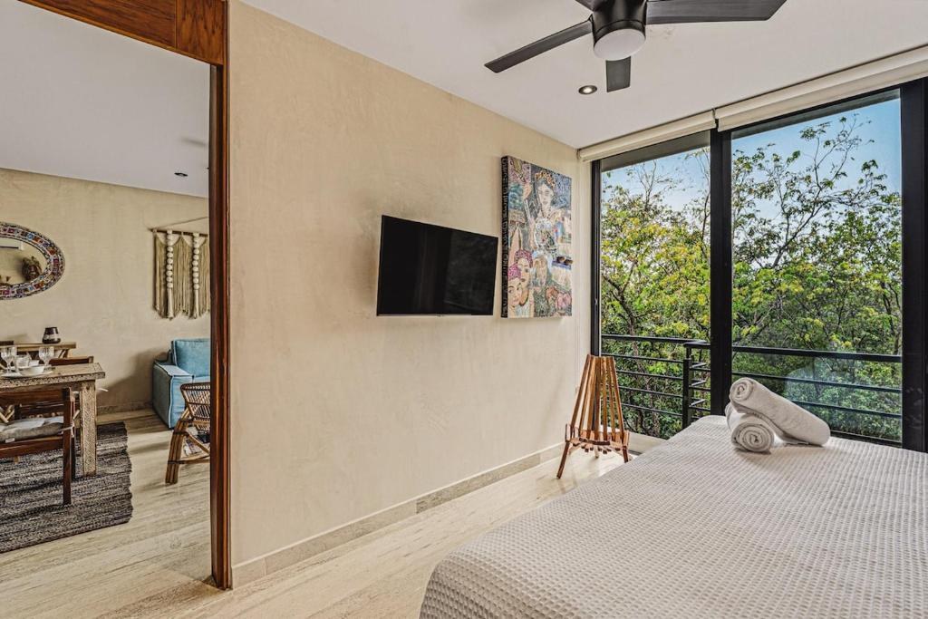Serene 3BR Penthouse w Private Pool | Roof | Gym - 5