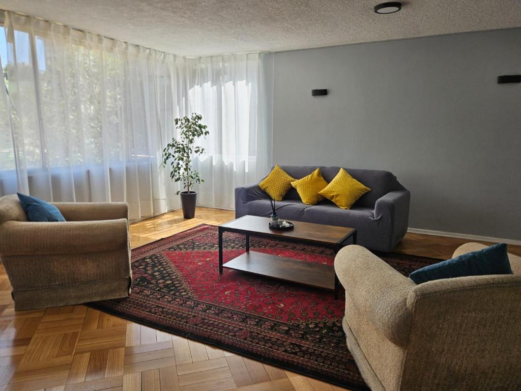 Spacious 2D near Costanera & Metro Los Leones - 1