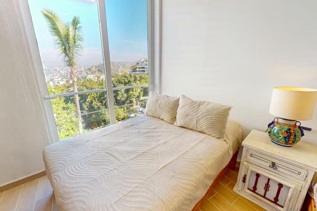 Oceanview Luxury Penthouse Pool & Walk to Beach - 3