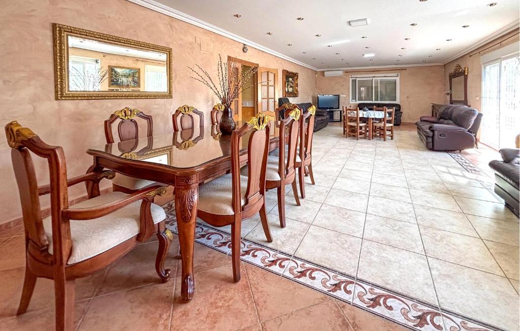 4 Bedroom Stunning Home In Villajoyosa - 5