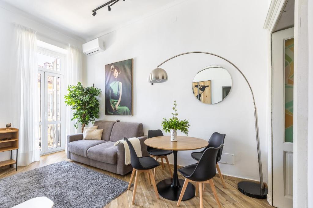 Le Monde Luxury Apartment - 1