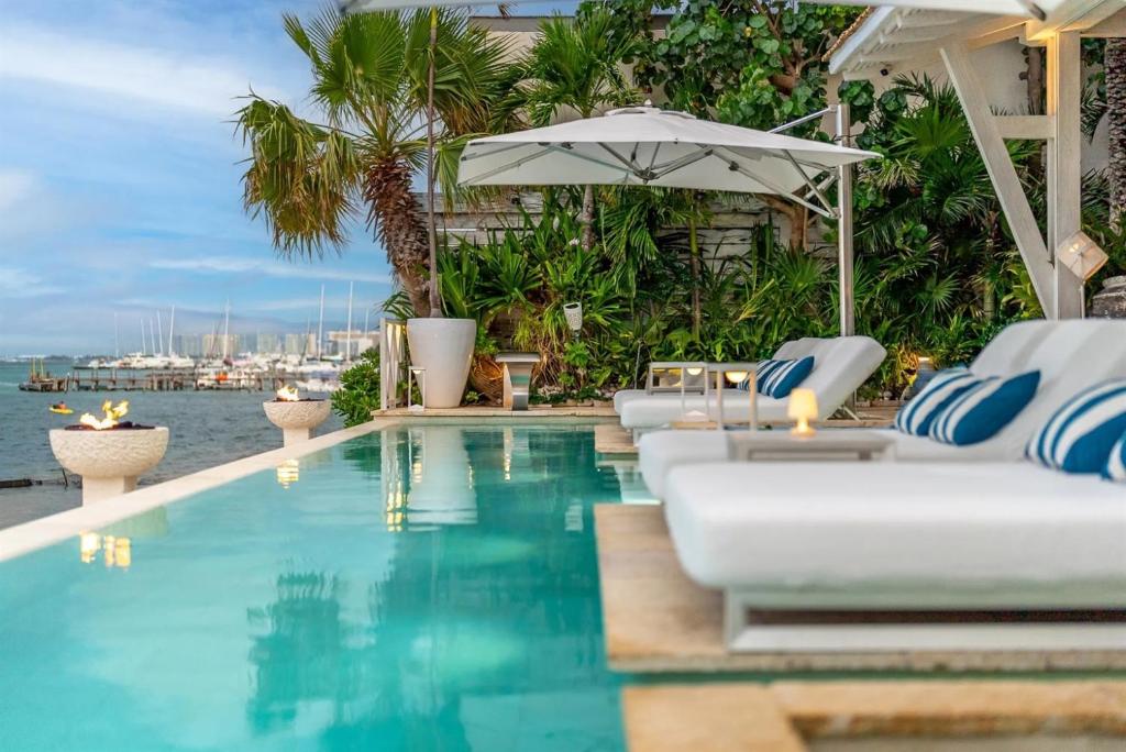 Extraordinary Beach Front Villa In Cancun - 4