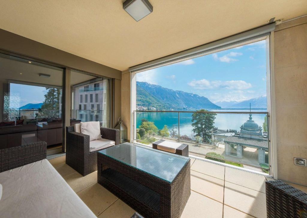 Luxury Apartment in Montreux with Panoramic Views by GuestLee - 5