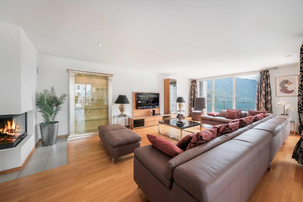 Luxury Apartment in Montreux with Panoramic Views by GuestLee - 3