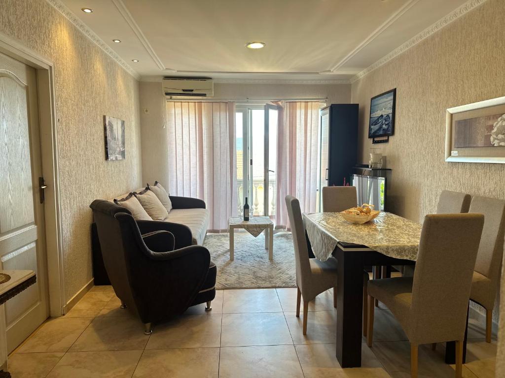 Vila Lastva, Apartment No 1 - 4