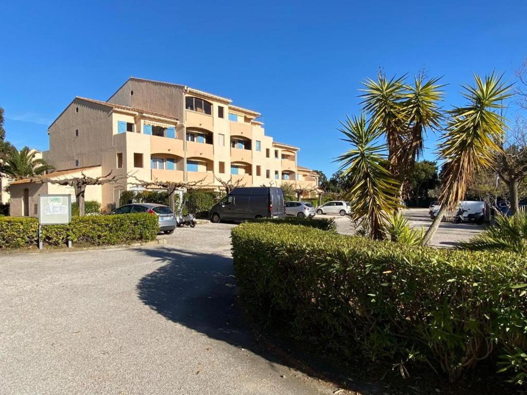 Appartement 4 couchages climatisé,piscine privée,proche centre ville et plages - 2