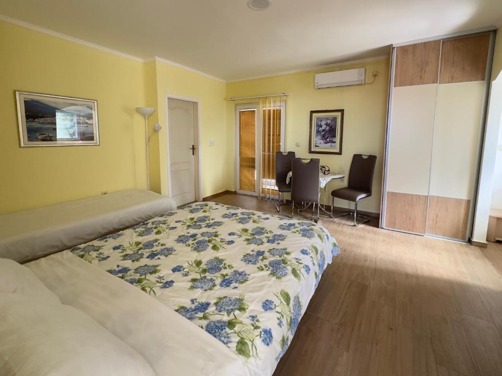 Vila Lastva, Apartment No 2 - 2