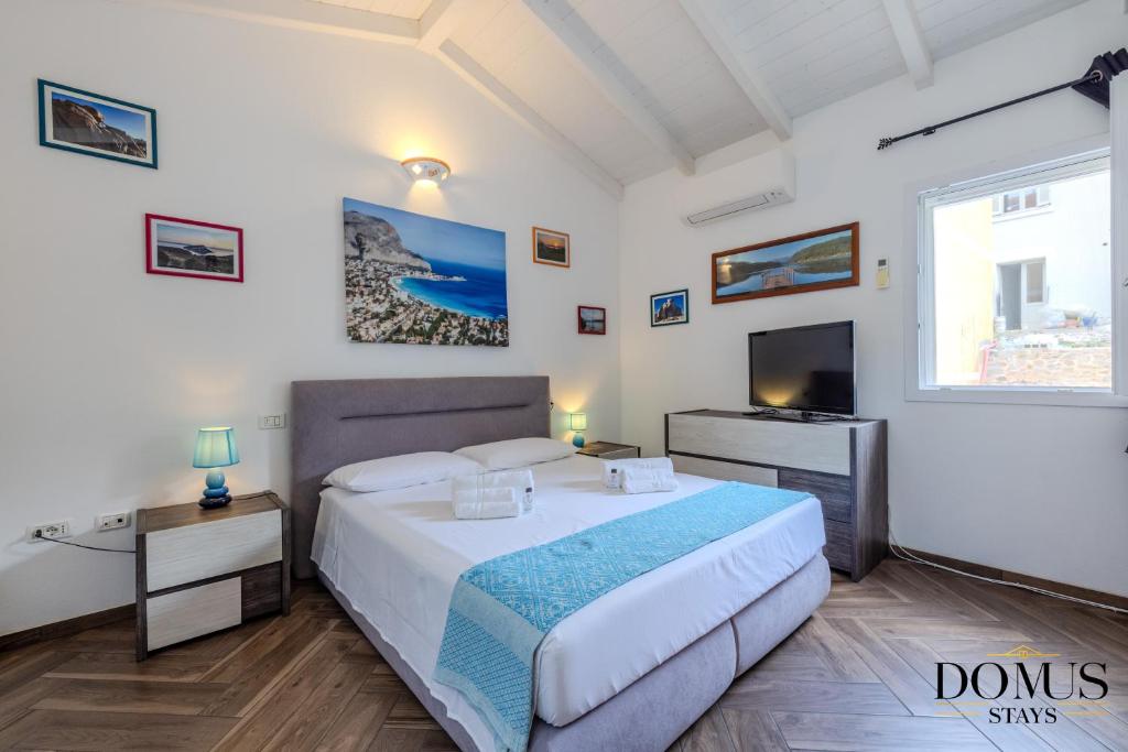 Appartamento in Centro a Olbia con Parcheggio Privato e Balcone - 1