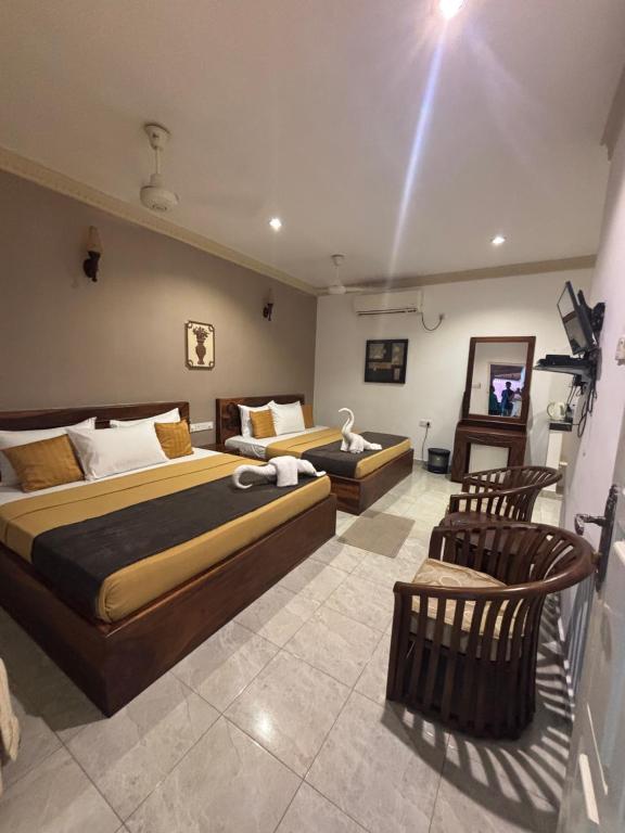 Exterior view, JKAB Park Hotel in Trincomalee