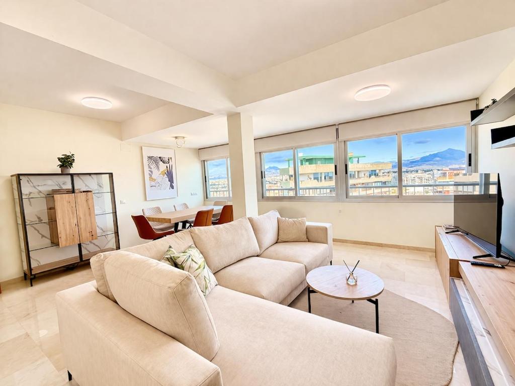 Bright-Sky Penthouse, Alicante Beach Life - 1