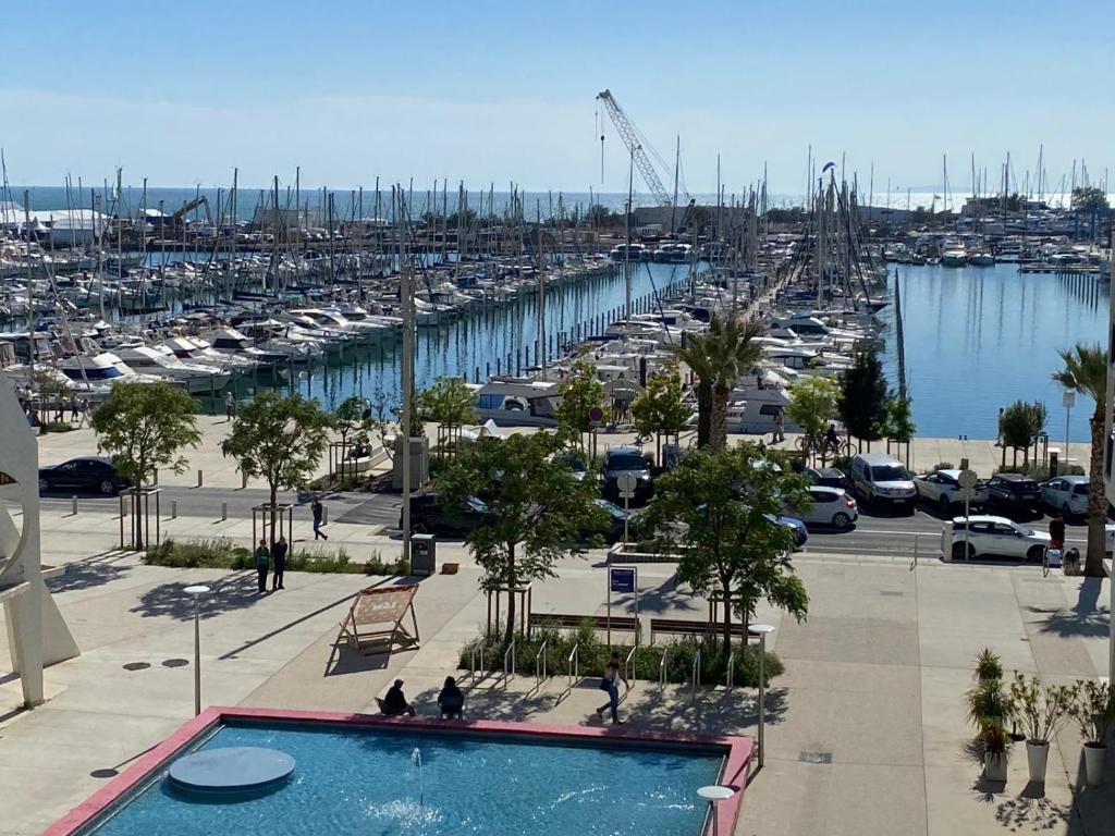 BEL APPARTEMENT CENTRAL - Vue PORT Et MER - Parking - Clim - WIFI - 2