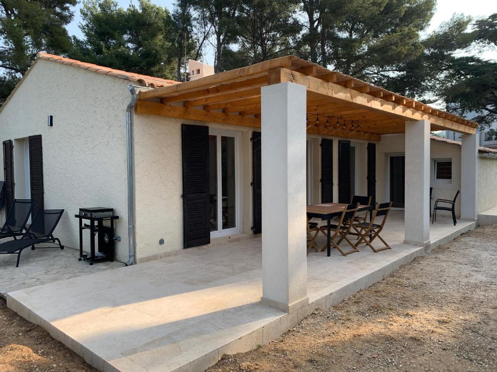 Maison climatisée avec Grand Jardin - 10 min à pied du Brusc et de sa plage - 2