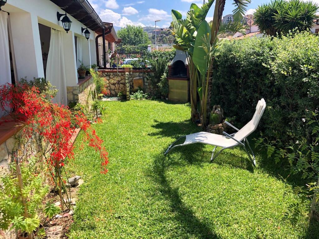 Steps from the Beach, Minutes from Cefalù - 4