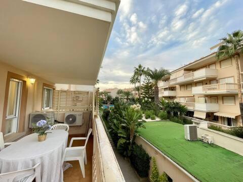 Apartamento con Terraza y Piscina a 600m de la Playa en Jávea - 4