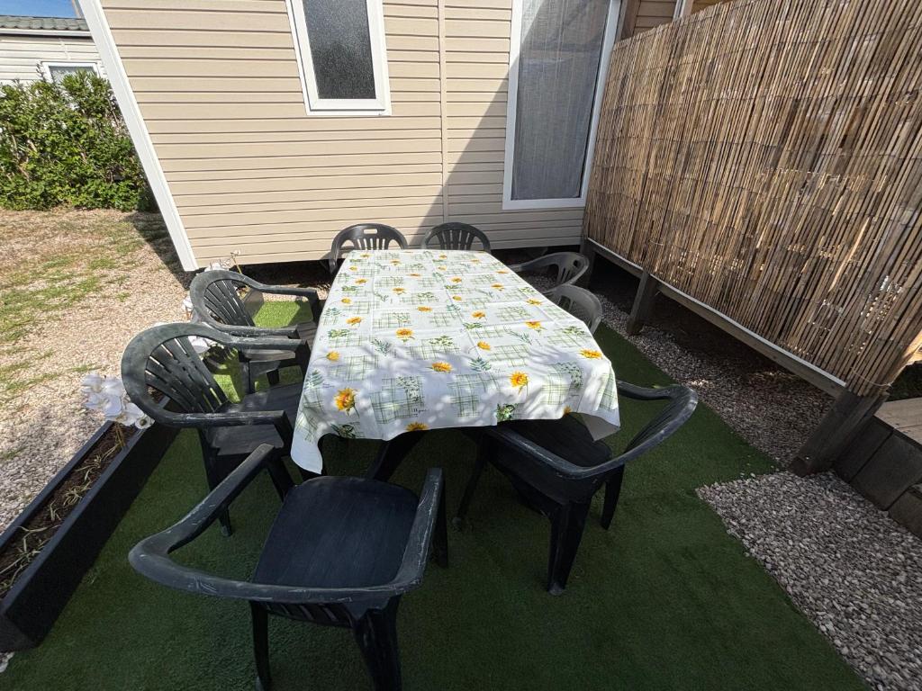 Mobil home récent climatisé avec terrasse-fréjus - 4