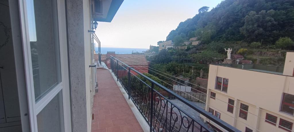Penthouse in the historical center with sea view 5 minutes away from main square - 4