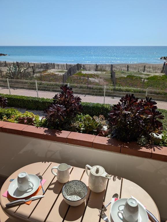Studio Vue mer, Piscine, Wifi, Climatisation, Parking privé, Terrasse 1ère ligne - La Coulée Douce - 4