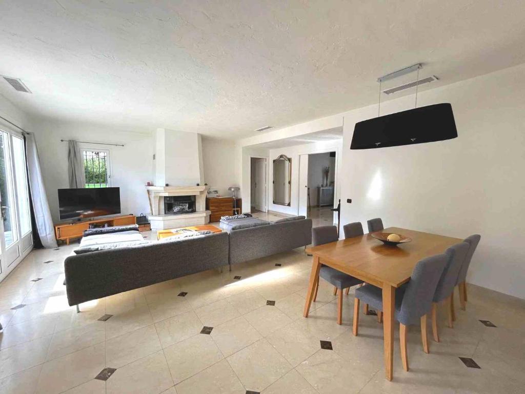 Spacious villa for family holidays - 4