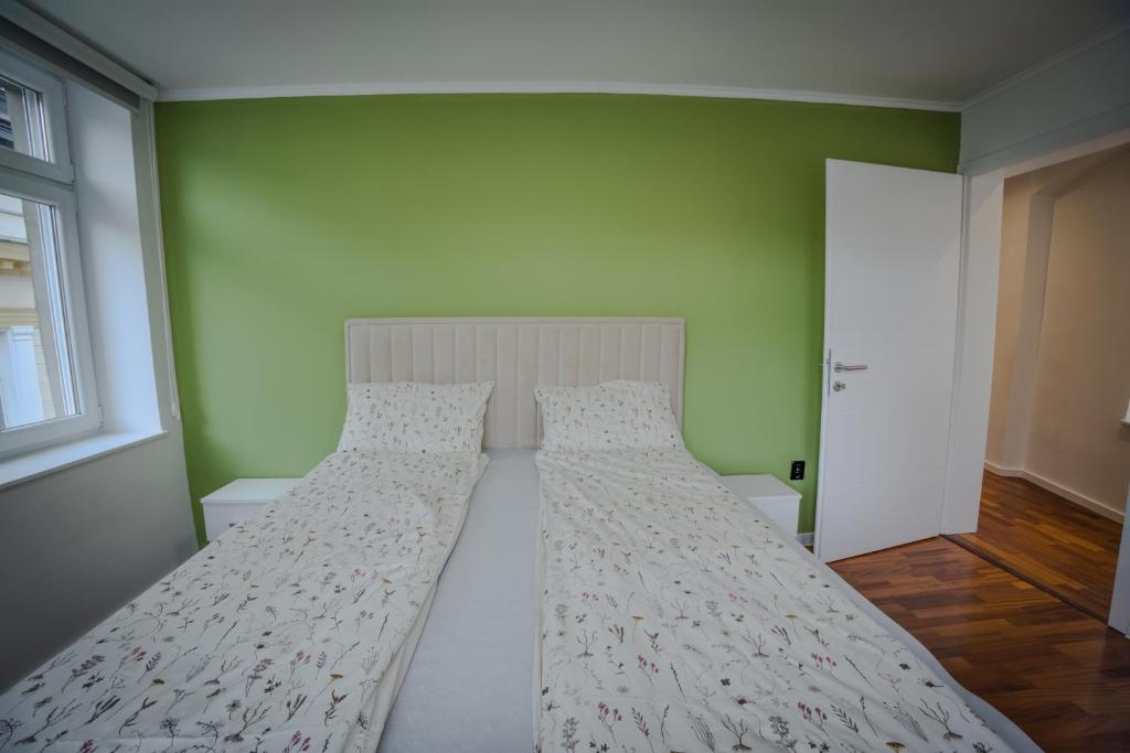 Charming 2BDR Retreat - 3 min to the Cathedral - 5