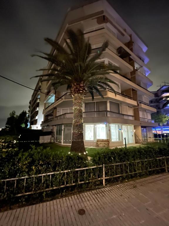 Piso delante de la playa La Pineda con 2 habitaciones - 5