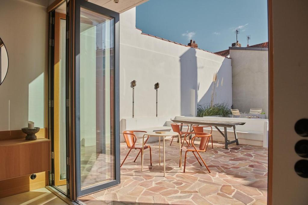 Spacious Family Home Walk to Beach Sleeps 10 - 1