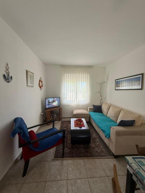 Apartman LUCIJA, dostupan 7 NOCENJA i VISE, AVAIBLE FOR RENT 7 NIGHTS AND MORE - 1