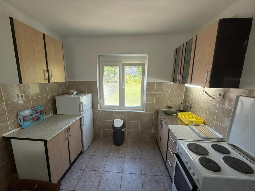 Apartman LUCIJA, dostupan 7 NOCENJA i VISE, AVAIBLE FOR RENT 7 NIGHTS AND MORE - 4