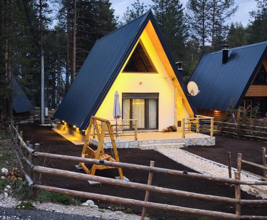 Pine Forest Chalet - 2