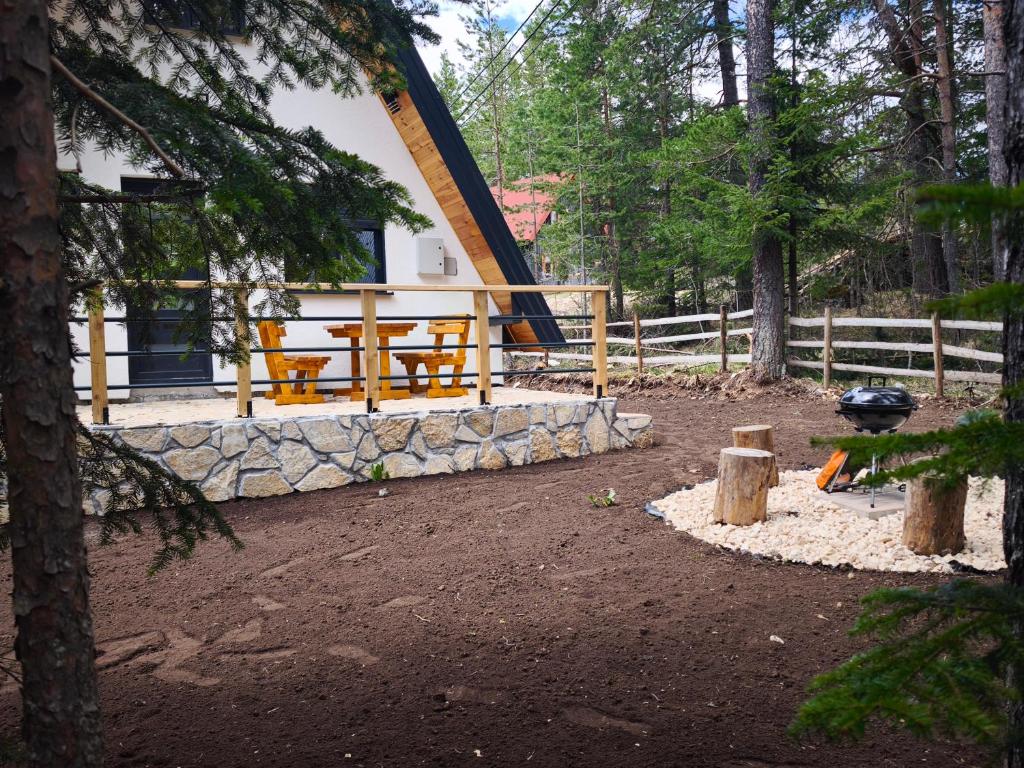 Pine Forest Chalet - 5