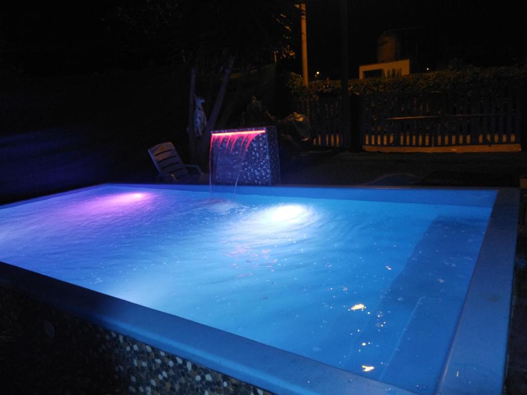 Encanto azul Jardín, Parrilla y juegos - 3