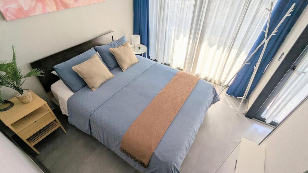 Modern Apartment with Terrace and AC near Metro Nuble - 4