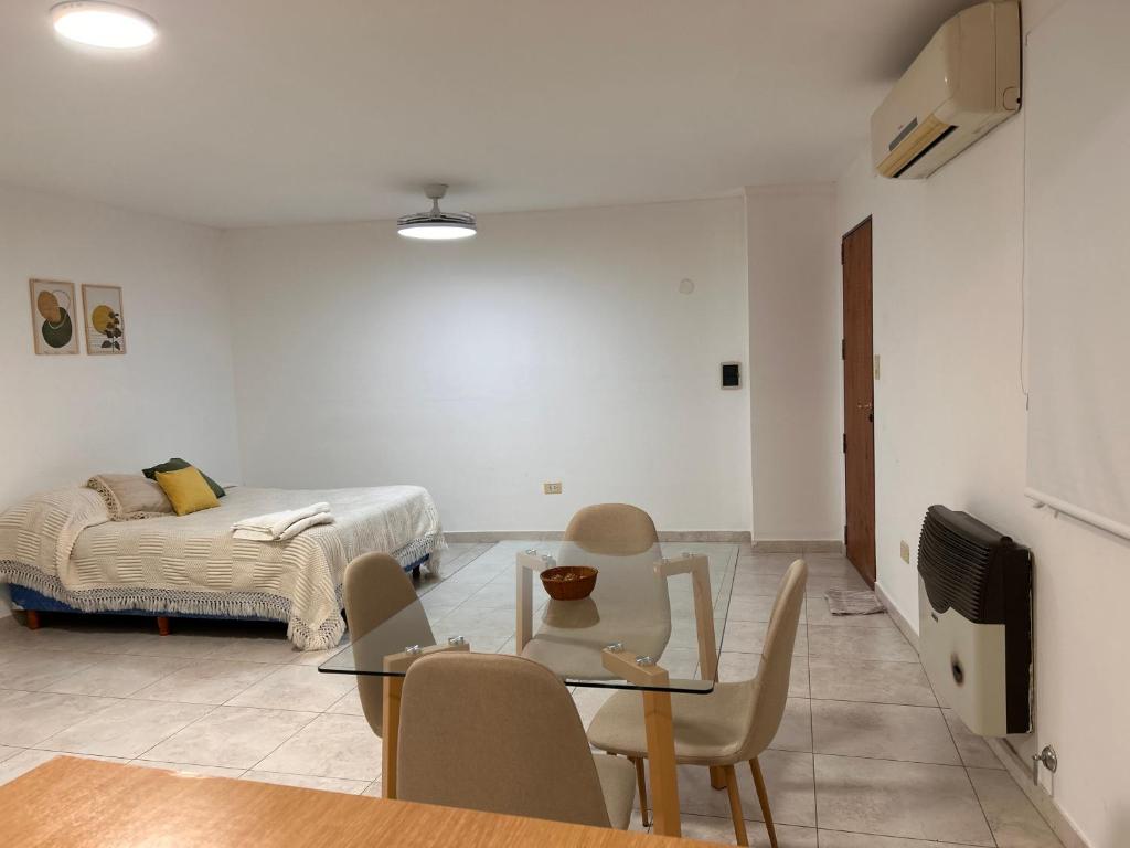 Monoambiente en edificio Italia - 2